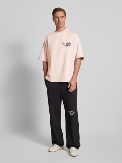 CARLO COLUCCI Oversized T-Shirt mit Label-Print Rosa 1