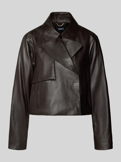 Produktfoto, Regular Fit Lederjacke aus echtem Lammleder Modell 'SARCAE' von BOSS, kołnierz z połami, listwa z zatrzaskami, aplikacja z marką, imitacja skóry, długi rękaw, elastyczne zakończenia, tunel, wpuszczane kieszenie, materiał: skóra jagnięca