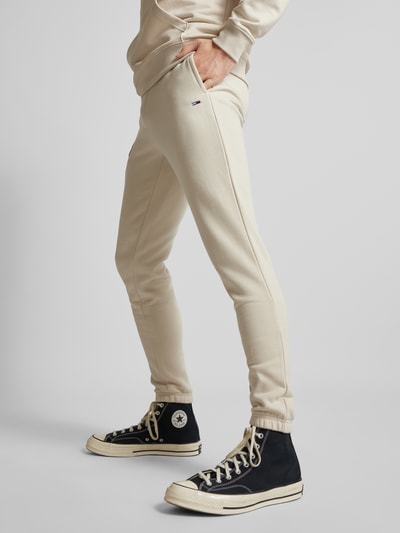 Tommy Jeans Slim Fit Sweatpants mit Label-Detail Beige 3