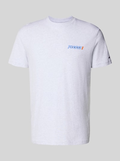 Produktfoto, Regular Fit T-Shirt aus reiner Baumwolle von Tommy Jeans in Optik: Unifarben mit Label-Print, Rundhals, Kurzarm, Jersey-Textur.