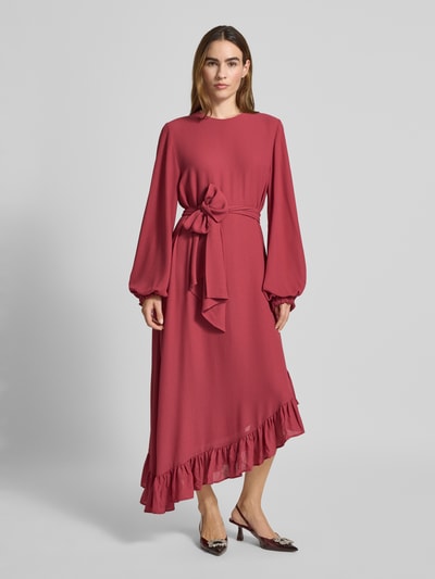 Essentiel Antwerp Figurumspielendes Maxikleid mit asymmetrischem Rüschensaum Modell 'IFLOWER' Altrosa 4
