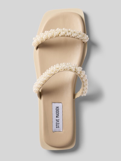 Produktfoto, Pantolette mit Perlenbesatz Modell 'Sinne' von Steve Madden, eckige Form, glatte helle Sohle, offene Ferse, dünne Riemen