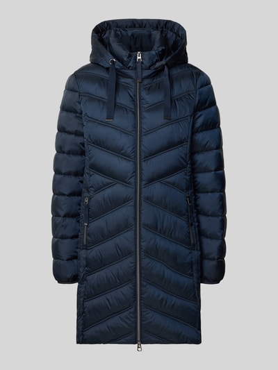 Produktfoto, Steppmantel mit Zweiwege-Reißverschluss von Christian Berg Woman Selection in Dunkelblau, krój slim fit, kapuza z troczkiem, kieszenie na zamek, długość tyłu w rozmiarze 36: 83 cm, szerokość ramion w rozmiarze 36: 40 cm, szerokość klatki piersiowej w rozmiarze 36: 48 cm, długość rękawa w rozmiarze 36: 65 cm, gładka tekstura, przeszycia w jodełkę