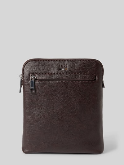 Produktfoto, Umhängetasche mit Label-Detail Modell 'Ray_RP_Envelope' von BOSS in Dunkelbraun mit feiner Lederstruktur, Herren Umhängetasche