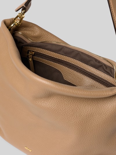 Produktfoto, Handtasche aus Leder mit Label-Detail Modell 'EBONY BIG' von Abro in Beige, sichtbare goldfarbene Details und Reißverschluss, strukturierte Oberfläche, Innenfach erkennbar, Kontext: Damen Handtasche von Abro mit Hauptfach, Reißverschluss, Tragegurt, Label-Detail, 42x25x16 cm, Schulterriemen 114 cm
