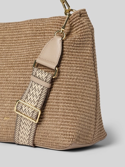 Produktfoto, Handtasche in Flecht-Optik Modell 'Kaia' von Abro mit Logo-Detail und Abnehmbarem Schulterriemen, Maße 35 cm Breite, 31 cm Länge, 14 cm Tiefe, Schulterriemen 47 cm, beige strukturierte Oberfläche