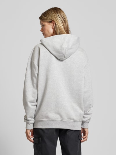 Review Oversized Hoodie mit Label-Print Hellgrau Melange 5