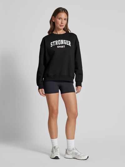 Stronger Sweatshirt mit Label-Print Black 1