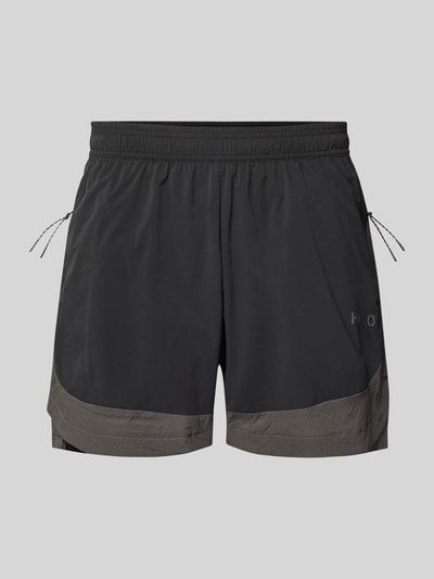 Produktfoto, schwarze Herren Shorts mit Reißverschlusstaschen, elastischem Bund, Modell 'HALO DIVISION' von HALO, glatte Struktur