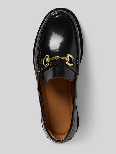 Produktfoto, schwarzer Loafer aus glänzendem Rindsleder mit goldfarbener Schnalle, glatte Textur, HUGO von Selected