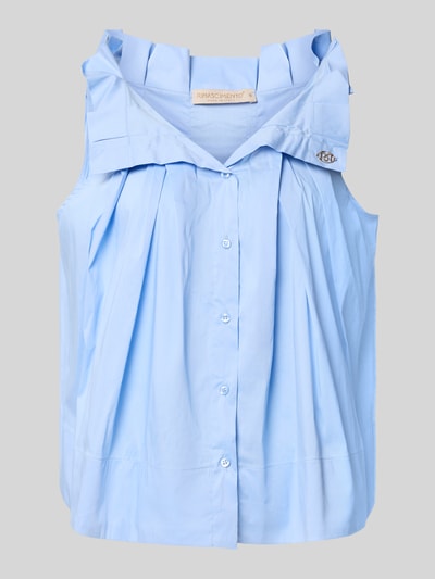 Produktfoto, Bluse mit Umlegekragen und Rüschen von Rinascimento, hellblauer Baumwoll-Mix, lockere Form, Knopfleiste, Label-Detail