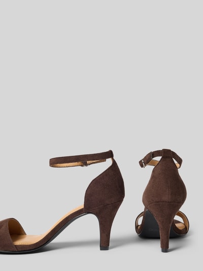 Produktfoto, Sandalette mit Pfennigabsatz von BIANCO in Braun mit abgerundeter Spitze, 9 cm Absatzhöhe, strukturierte Wildleder-Optik.