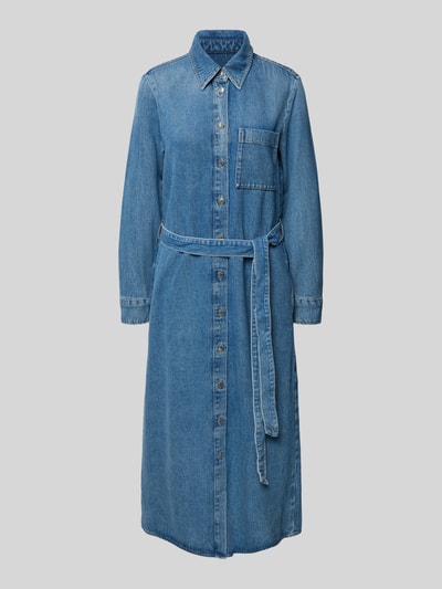 Produktfoto, Midi-Jeanskleid aus Lyocell-Baumwoll-Mix von Marc O'Polo, denim w kolorze niebieskim, krój regular fit, długość midi, wysoki dekolt, szlufki na pasek, pasek w talii, listwa guzikowa, długi rękaw z mankietami, prosta tkanina z kontrastowymi szwami, wpuszczane kieszenie, mieszanka lyocellu i bawełny, tekstura gładka
