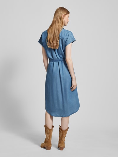 Only Sukienka jeansowa z nakładanymi kieszeniami na piersi model ‘PEMA HANNOVER’ Jeansowy niebieski 5