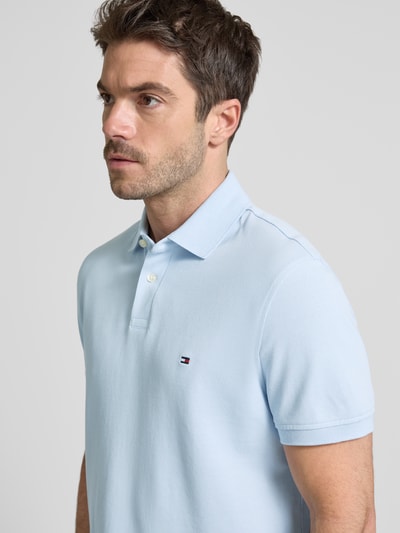 Tommy Hilfiger Regular fit poloshirt met labeldetail Lichtblauw - 3