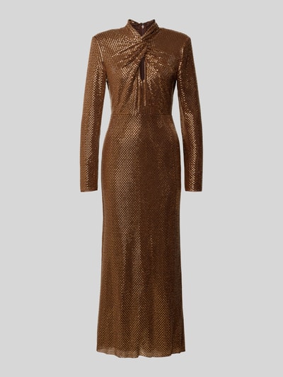 Produktfoto, Maxikleid mit Allover-Ziersteinbesatz von Self-Portrait in Braun, Elastischer-Material-Mix, taillierte Passform, Stehkragen, Langärmelig, Schlüsselloch-Ausschnitt, schimmernde Oberfläche, Gesamtlänge 138 cm, Brustweite 43 cm, Ärmellänge 65 cm, Taillenweite 34 cm, fein strukturierte Textur.