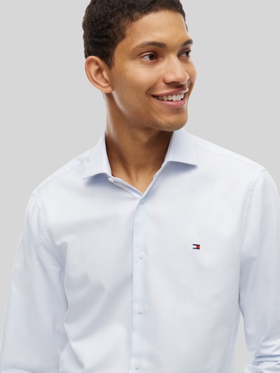 Tommy Hilfiger Regular Fit Businesshemd mit abgerundetem Saum Bleu 3