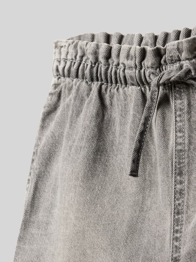 Produktfoto, Wide Leg Jeansshorts aus reiner Baumwolle von s.Oliver RED LABEL in grauer Denim-Optik, Elastisch mit Tunnelzug, seitliche Eingrifftaschen, reine Baumwolle, strukturierte Textur