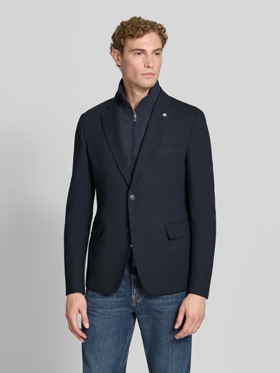 Mannenmodel draagt Slim Fit Sakko met viscose van Manuel Ritz in donkerblauw Materiaalmix, knoopsluiting, borstzak, zijzakken, opstaande kraag met ritssluiting en reverskraag, ruglengte 78 cm, schouderbreedte 44 cm, mouwlengte 68 cm, Ganzkörperansicht von voren