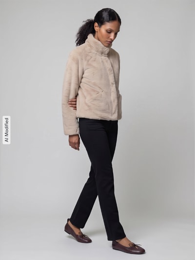 ONLY Regular Fit Webpelzjacke mit Stehkragen Modell 'NEWVIDA' Sand 1