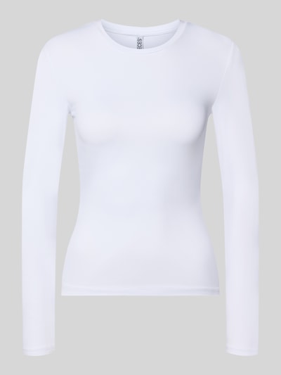 Produktfoto, wit shirt met lange mouwen, strakke pasvorm, ronde hals, glad oppervlak, Slim Fit Langarmshirt met ronde hals model 'LULA' van PIECES, Dames