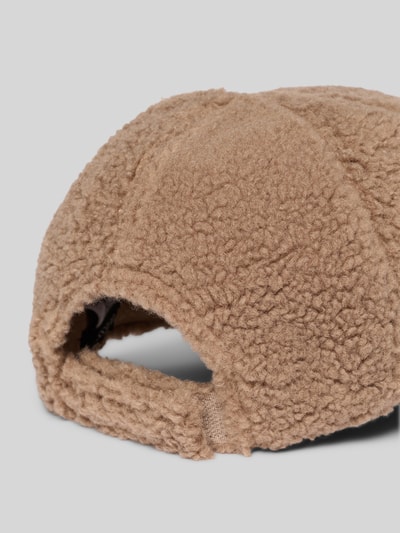 GUESS Basecap aus Teddyfell Taupe 3