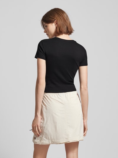 Only T-shirt z prążkowanym, okrągłym dekoltem model ‘ELINA’ Czarny 5