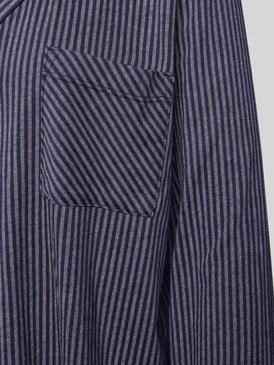 Produktfoto, blau-weiß gestreiftes Pyjama-Oberteil mit Brusttasche im Baumwoll-Viskose-Mix, Modell 'Everyday' von s.Oliver RED LABEL