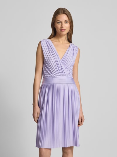 GUIDO MARIA KRETSCHMER WOMAN Knielanges Cocktailkleid mit Plisseefalten Modell 'Linn' Lavender 4