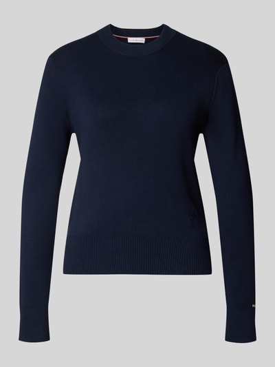 Produktfoto, dunkelblauer Regular Fit Pullover aus reiner Baumwolle von Tommy Hilfiger, Damen Pullover, glatte Struktur, neutrale Rückwand.