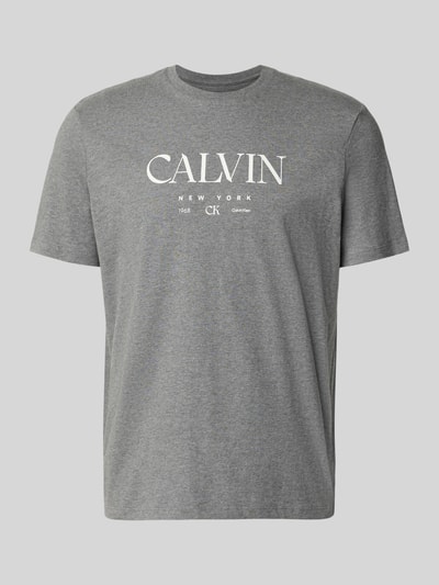 CK Calvin Klein T-Shirt mit Label-Print und Rundhalsausschnitt Mittelgrau Melange 2