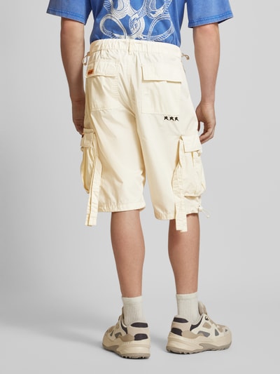 REVIEW Baggy Fit Cargoshorts mit Label-Stitching Ecru 5