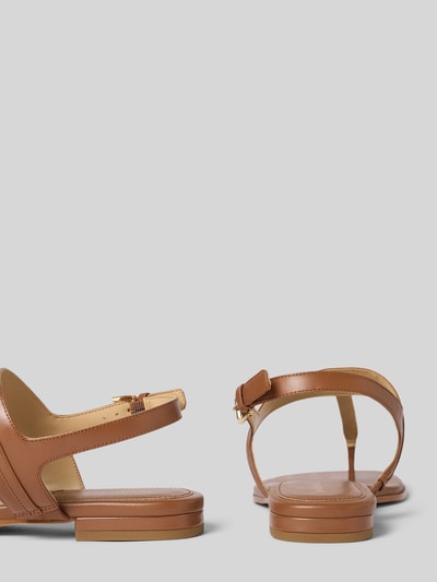 Productfoto, Sandalen uit echt leer model 'Marcia' van MICHAEL Michael Kors in bruin met afgeronde pasvorm, open hiel, gladde zool, siergarnering, hakhoogte maat 40: 1 cm