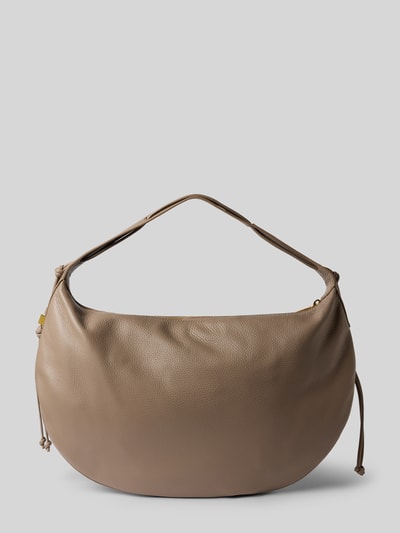 Produktfoto, Shoulder Bag mit Logo-Print Modell 'Thess' von Coccinelle in Taupe mit feiner Narbung, Hauptfach mit Reißverschluss, Trageriemen mit Tunnelzug, schlichte Halbmondform, Maße ca. 40x31x6 cm, Schulterriemen ca. 50 cm.