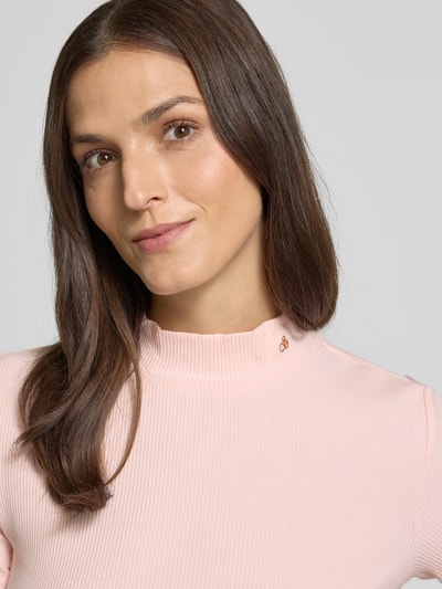 Scotch & Soda T-shirt in riblook met opstaande kraag en labelstitching Lichtroze - 3