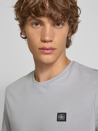 Calvin Klein Jeans T-Shirt mit Label-Patch Hellgrau 3