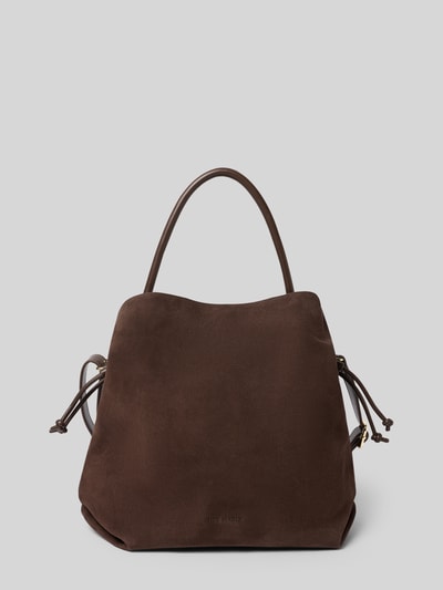Produktfoto, Handtasche in Suede-Optik Modell 'Cool Companion' von Hey Marly, braun, abnehmbarer Schulterriemen, Magnetverschluss, sichtbare weiche Textur