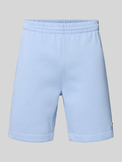 Produktfoto, Regular Fit Sweatshorts aus katoenmix van Lacoste in effen kleuren met labelpatch, boord met tunnelkoord, steekzakken, achterzak, sweat materiaalverwerking.