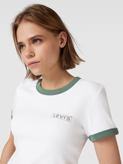 Levi's® T-shirt krótki z detale z logo Złamany biały 3