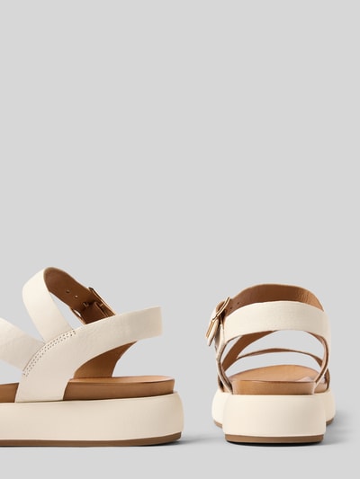 Produktfoto, Sandalette aus Leder von INUOVO in Beige mit abgerundete-Spitze, Dornschließe, glatte Sohle, Absatzhöhe 3 cm bei Größe 40