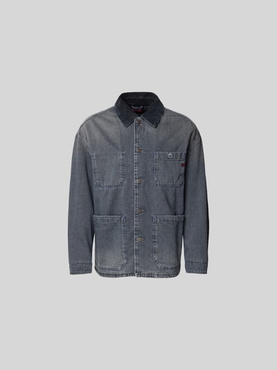 Produktfoto, Regular Fit Hemdjacke in Denim-Optik von Diesel aus reiner Baumwolle mit aufgesetzten Taschen und durchgehender Knopfleiste.