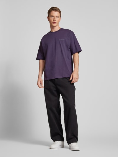 REVIEW Oversized T-Shirt mit Label-Print Aubergine 1