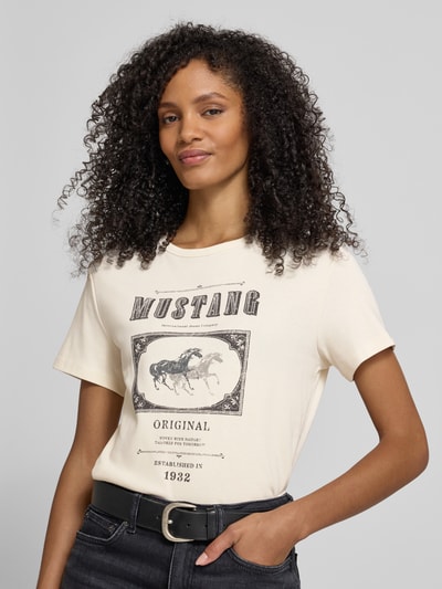 Mustang T-Shirt mit Label-Print Modell 'Rosewood' Ecru 3