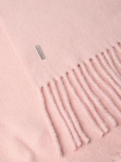 Produktfoto, zartrosafarbener Schal aus Woll-Mix mit Logo-Detail und Zierbesatz, lässige Oberfläche, Marc Cain Schal aus Woll-Mix mit Logo-Detail, Damen Schal von Marc Cain, Breite Größe 1: 48 cm