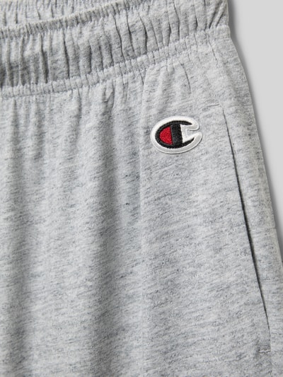 CHAMPION Szorty z dzianiny dresowej o kroju regular fit z nadrukiem z logo Średnioszary melanż 2