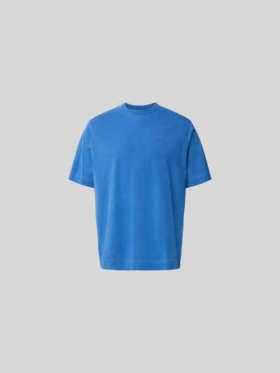 Produktfoto, Relaxed Fit T-Shirt mit Logo-Stitching von Forét, Herren T-Shirt aus reiner Baumwolle in Blau, Rundhalsausschnitt, kurzärmelig