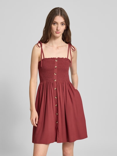 Only Tailliertes Freizeitkleid mit gesmoktem Brustbereich Modell 'NOVA' Bordeaux 4