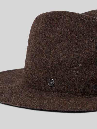 Produktfoto, kapelusz damski z mieszanki wełny o klasycznym kształcie, detal z logo, model 'Fedora' od Loevenich