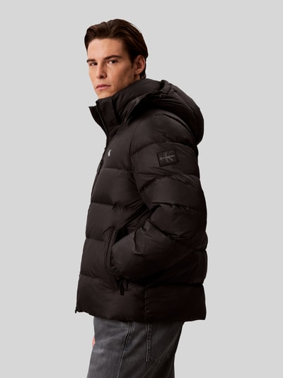 Calvin Klein Jeans kurtka pikowana o kroju regular fit z odpinanym kapturem Czarny 5
