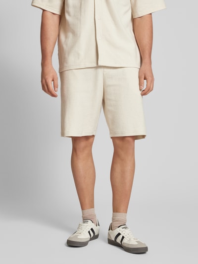 REVIEW Regular Fit Sweatshorts mit Strukturmuster Ecru 4